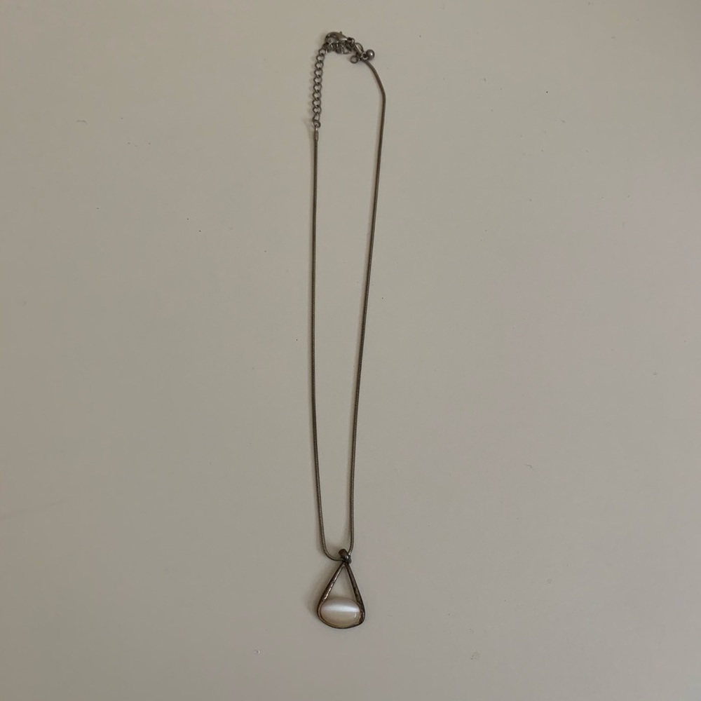 Simple pendent necklace
